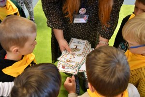 Na zdjęciu dzieci w czasie zajęć