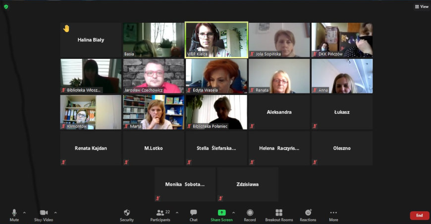 Zdjęcie ekranu z uczestnikami spotkania