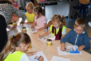 Na zdjęciu dzieci w czasie zajęć