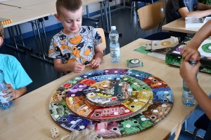 Na zdjęciu dzieci w czasie zajęć