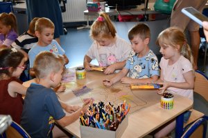 Na zdjęciu dzieci w czasie zajęć