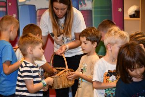 Na zdjęciu dzieci w czasie zajęć