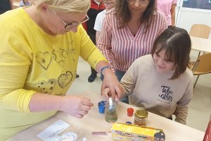 Na zdjęciu dzieci w czasie zajęć