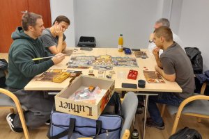 Na zdjęciu członkowie klubu.