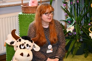 Na zdjęciu dzieci w czasie urodzin