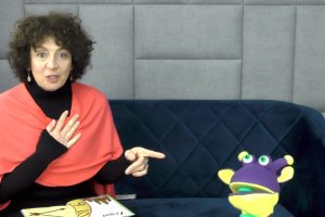 Aktorka Beata Pszeniczna z Bibliusiem