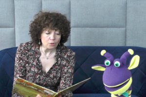 Aktorka Beata Pszeniczna z Bibliusiem