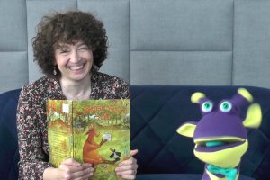 Aktorka Beata Pszeniczna z Bibliusiem