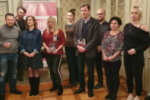 Na zdjęciu Przemysław Semczuk z oraz uczesnicy spotkania