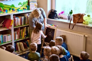 Na zdjęciu dzieci w czasie zajęć.