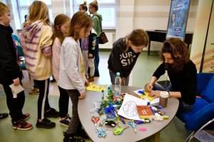 Na zdjęciu dzieci w czasie zajęć.