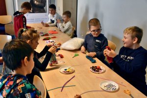 Na zdjęciu dzieci w czasie zajęć.