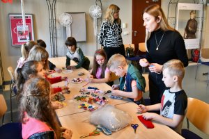 Na zdjęciu dzieci w czasie zajęć.