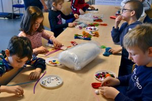 Na zdjęciu dzieci w czasie zajęć.