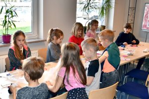 Na zdjęciu dzieci w czasie zajęć.