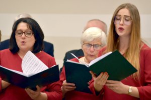 Na zdjęciu chór występujący na spotkaniu.