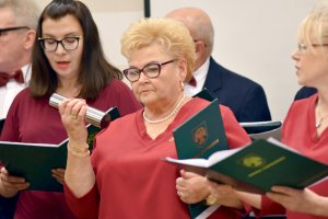 Na zdjęciu chór występujący na spotkaniu.