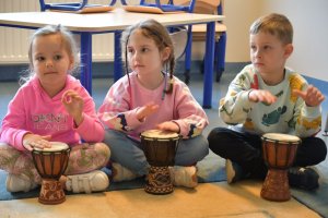 Na zdjęciu dzieci w czasie zajęć.