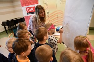 Na zdjęciu dzieci w czasie zajęć.