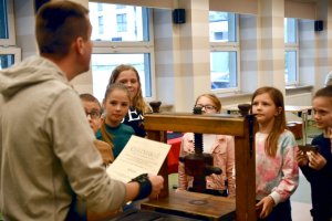 Na zdjęciu dzieci w czasie zajęć.