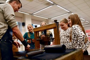 Na zdjęciu dzieci w czasie zajęć.