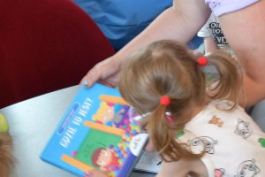 Na zdjęciu dzieci w czasie zajęć.