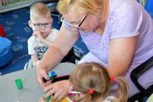 Na zdjęciu dzieci w czasie zajęć.