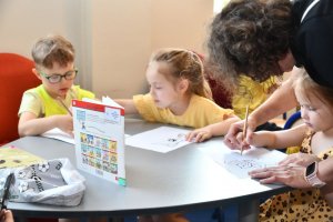 Na zdjęciu dzieci w czasie zajęć.