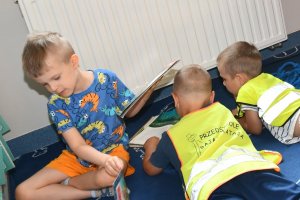 Na zdjęciu dzieci w czasie zajęć.