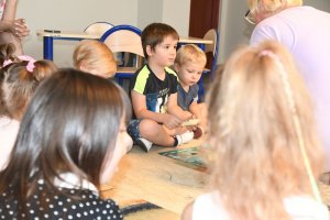 Na zdjęciu dzieci w czasie zajęć.