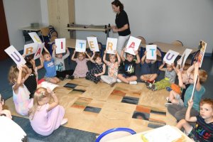Na zdjęciu dzieci w czasie zajęć.