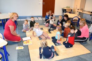 Na zdjęciu dzieci w czasie zajęć.