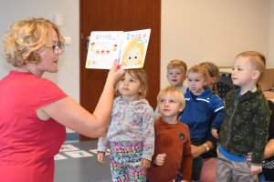 Na zdjęciu dzieci w czasie zajęć.