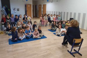 Na zdjęciu dzieci w czasie zajęć.