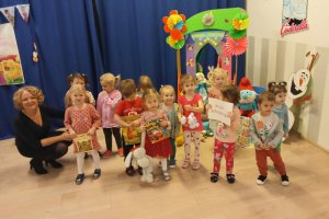 Na zdjęciu dzieci w czasie zajęć.