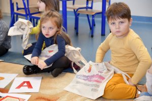 Na zdjęciu dzieci w czasie zajęć.
