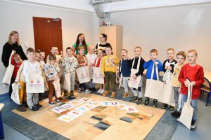 Na zdjęciu dzieci w czasie zajęć.