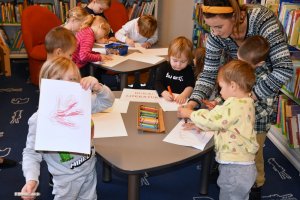 Na zdjęciu dzieci w czasie zajęć.