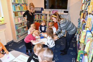 Na zdjęciu dzieci w czasie zajęć.