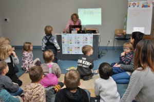 Na zdjęciu dzieci w czasie zajęć.