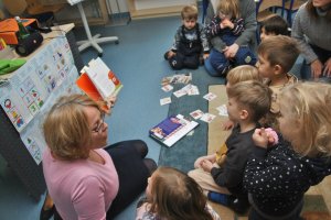 Na zdjęciu dzieci w czasie zajęć.