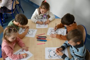 Na zdjęciu dzieci w czasie zajęć.