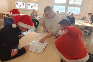 Na zdjęciu dzieci w czasie zajęć.