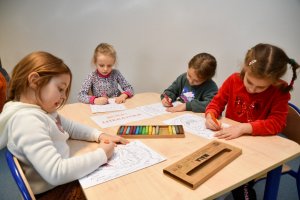 Na zdjęciu dzieci w czasie zajęć.