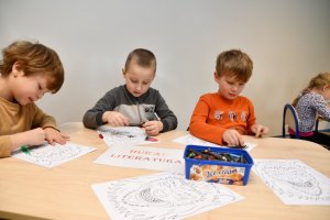 Na zdjęciu dzieci w czasie zajęć.