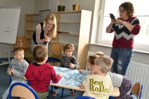 Na zdjęciu dzieci w czasie zajęć.