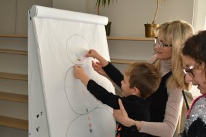 Na zdjęciu dzieci w czasie zajęć.