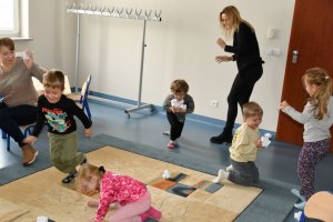 Na zdjęciu dzieci w czasie zajęć.