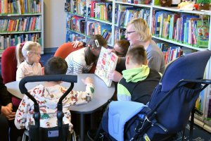 Na zdjęciu dzieci w czasie zajęć.