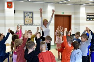 Na zdjęciu dzieci w czasie zajęć.